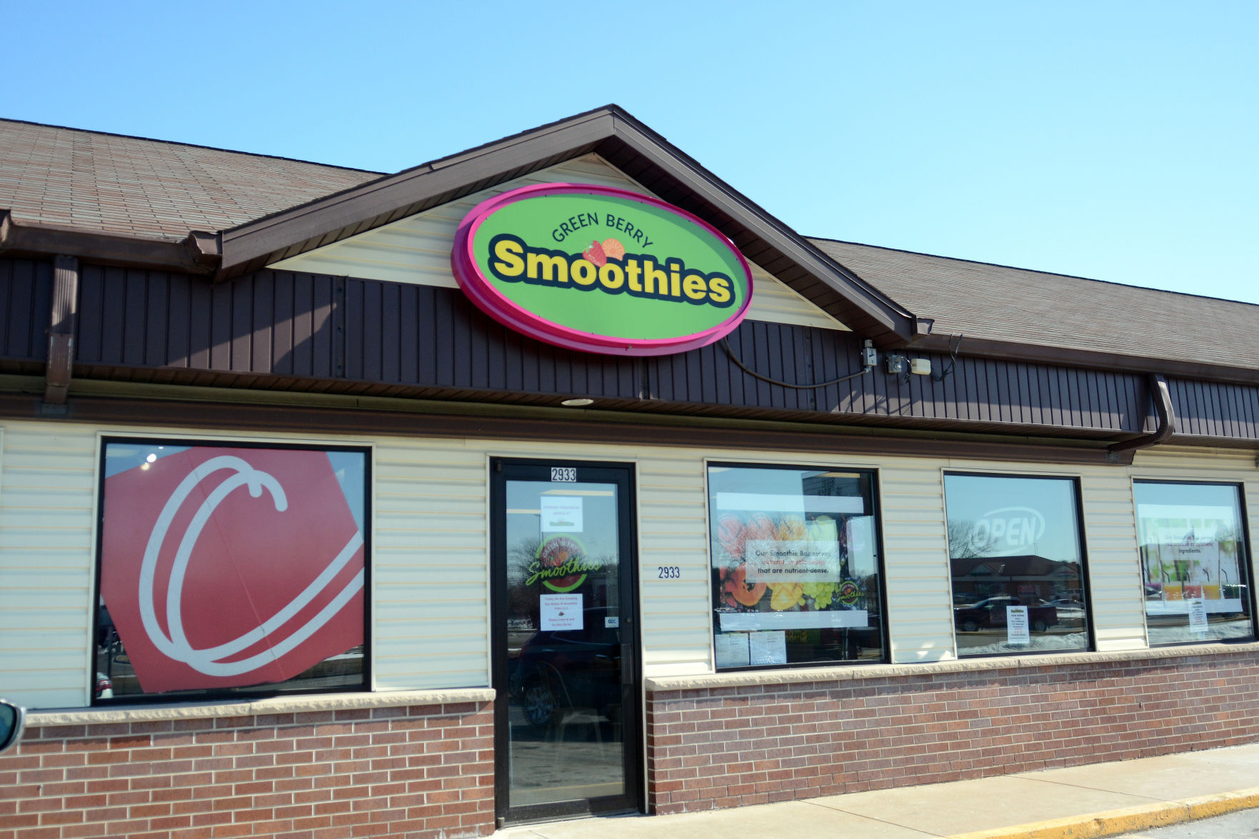 030321-port-news-smoothies-exterior